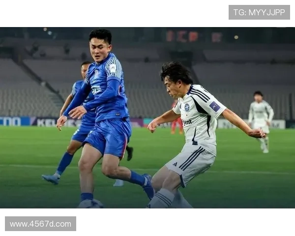 申花天崩两球落后判罚掀热议潮